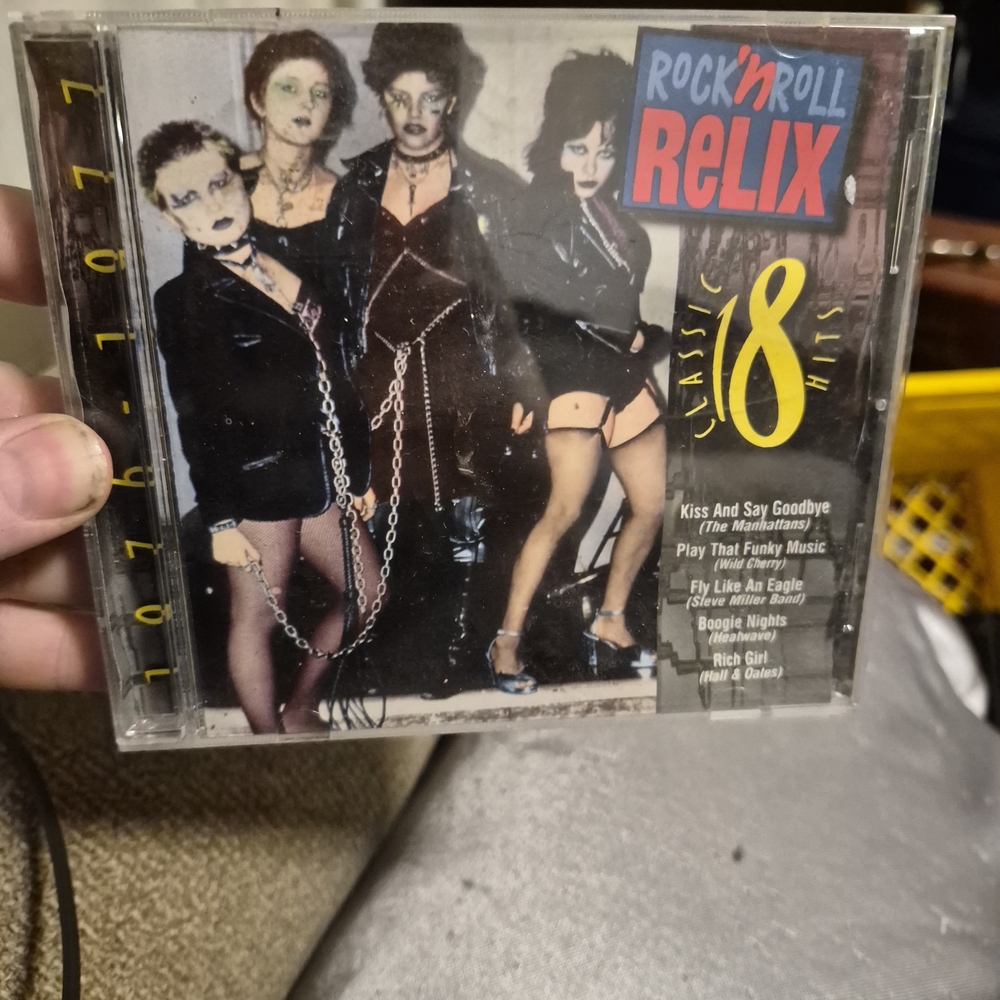 18 Classic Hits From 1976-1977 Rock N'  Roll Relax 1996 Sony Music Entwrtainment